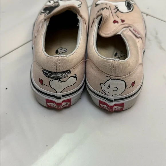 Vans Kids Pink Snoopy and Lucy Slip-On Shoes Size 3.5 - Picture 3 of 5
